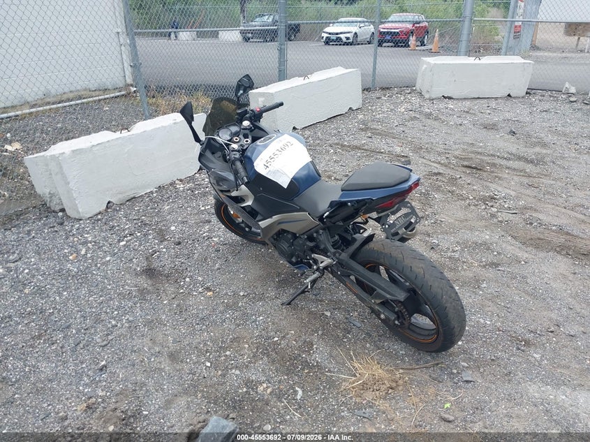 2023 Kawasaki Ninja VIN JKAEXKH17PDAP7121 IAAI salvage auction — LEFT & RIGHT, Salvage - Greater Than 75% (Maryland), sold $1,150 on 2026-07-22 (photo 3)