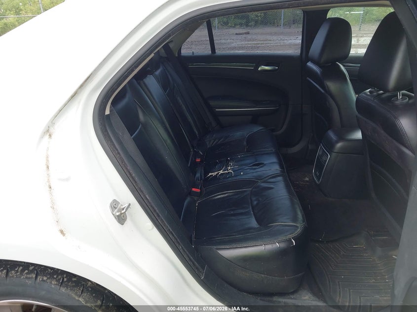 2016 Chrysler 300 VIN 2C3CCAAG5GH343774 IAAI salvage auction — NORMAL WEAR, Salvage Title, sold $1,300 on 2026-09-01 (photo 8)