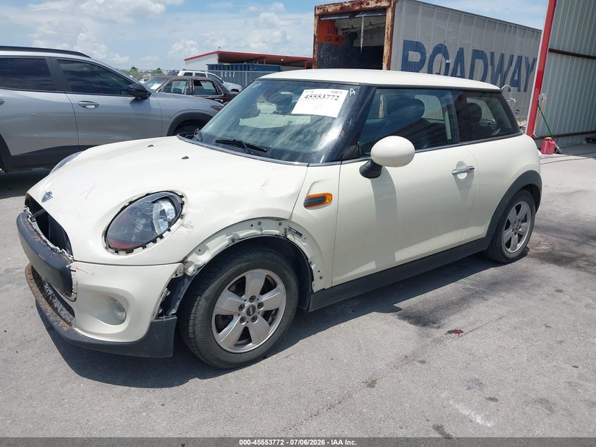 2019 Mini Hard top VIN WMWXP5C55K2H31559 IAAI salvage auction — LEFT FRONT, Salvage Title, sold $1,650 on 2026-08-08 (photo 2)