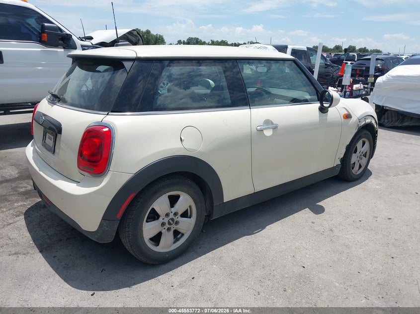 2019 Mini Hard top VIN WMWXP5C55K2H31559 IAAI salvage auction — LEFT FRONT, Salvage Title, sold $1,650 on 2026-08-08 (photo 4)