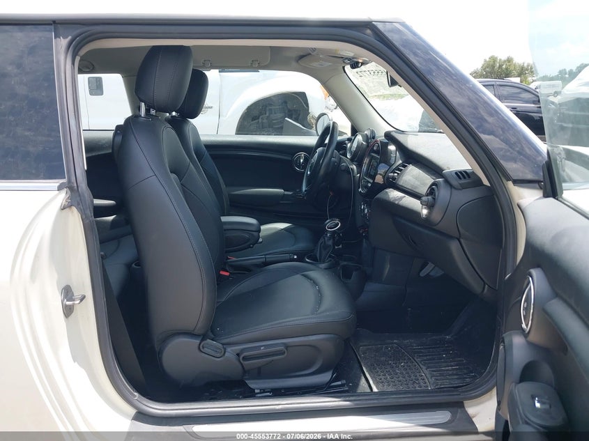 2019 Mini Hard top VIN WMWXP5C55K2H31559 IAAI salvage auction — LEFT FRONT, Salvage Title, sold $1,650 on 2026-08-08 (photo 5)