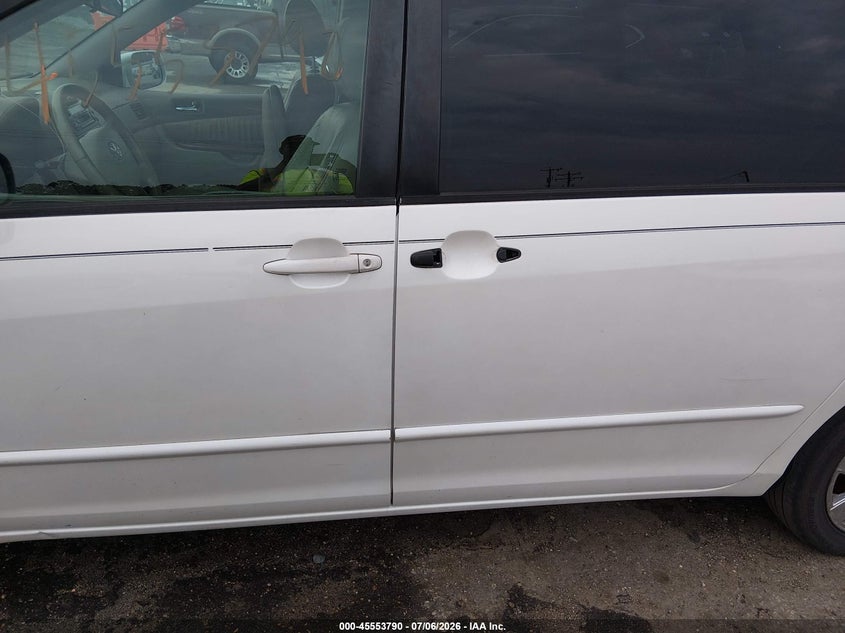 2004 Toyota Sienna VIN 5TDZA22CX4S070891 IAAI salvage auction — NORMAL WEAR, Clear (Virginia), sold $650 on 2026-07-24 (photo 6)