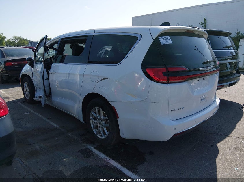 2025 Chrysler Pacifica VIN 2C4RC1BG6SR569751 IAAI salvage auction — SIDE, Clear-Dealer Only (North Carolina), sold $16,800 on 2026-07-29 (photo 3)