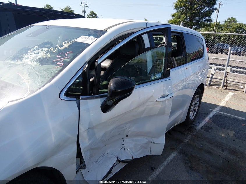 2025 Chrysler Pacifica VIN 2C4RC1BG6SR569751 IAAI salvage auction — SIDE, Clear-Dealer Only (North Carolina), sold $16,800 on 2026-07-29 (photo 6)