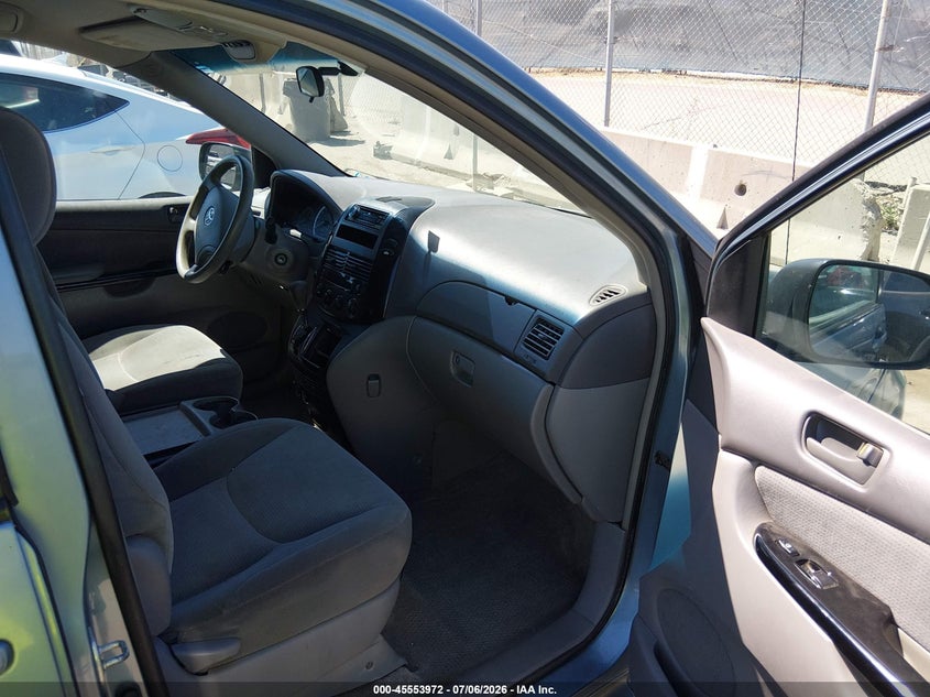 2005 Toyota Sienna VIN 5TDZA23C05S222998 IAAI salvage auction — LEFT REAR, Salvage (California), sold $1,050 on 2026-07-29 (photo 5)