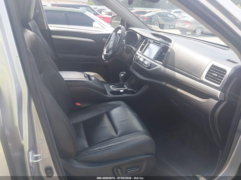 2018 Toyota Highlander VIN 5TDJGRFH6JS045105 IAAI salvage auction — NORMAL WEAR, Clear (New York), sold $3,150 on 2026-07-15 (photo 5)