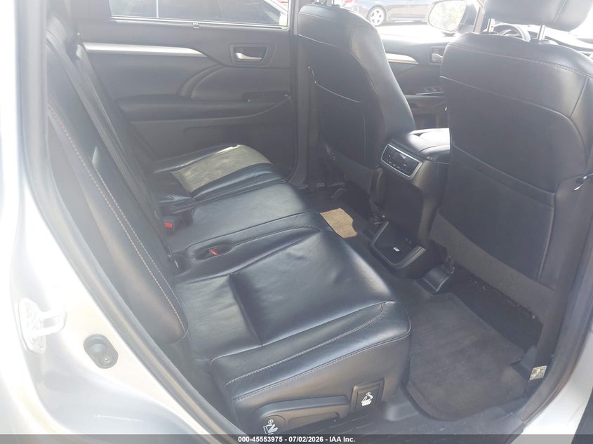 2018 Toyota Highlander VIN 5TDJGRFH6JS045105 IAAI salvage auction — NORMAL WEAR, Clear (New York), sold $3,150 on 2026-07-15 (photo 8)