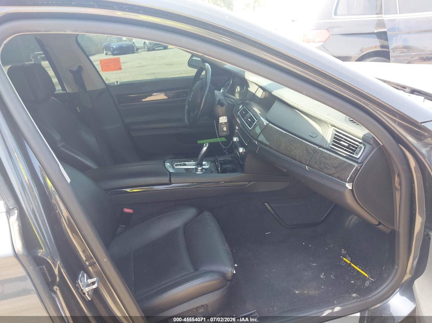 2012 BMW 7er VIN WBAKC6C56CC397112 IAAI salvage auction — ENGINE BURN, Clear (Virginia), sold $375 on 2026-07-28 (photo 5)
