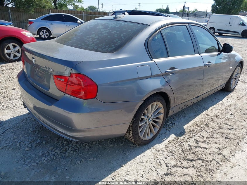 2011 BMW 3 series VIN WBAPK5C57BF123823 IAAI salvage auction — NORMAL WEAR, Clear (Texas), sold $900 on 2026-07-28 (photo 4)