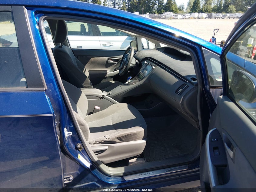 2011 Toyota Prius VIN JTDKN3DU1B1381430 IAAI salvage auction — NORMAL WEAR, Clear (Washington), sold $3,375 on 2026-07-15 (photo 5)