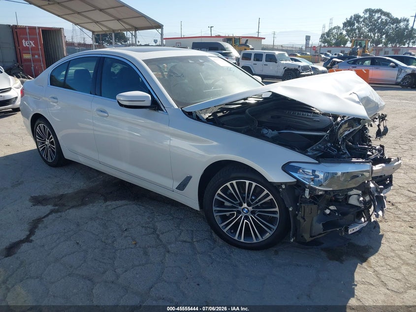 2019 BMW 5er VIN WBAJE5C54KWE66623 — IAAI salvage auction photo