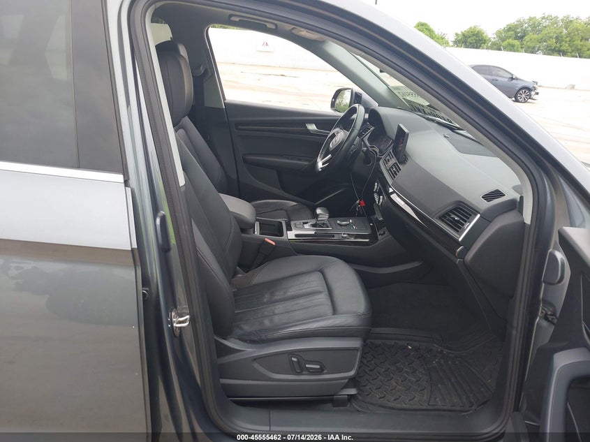 2020 Audi Q5 VIN WA1ANAFYXL2032238 IAAI salvage auction — WATER/FLOOD, Wait Title, sold $7,300 on 2026-08-28 (photo 5)