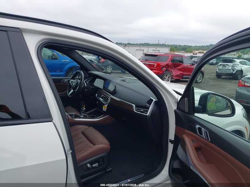 2019 BMW X5 VIN 5UXJU2C55KLN66327 IAAI salvage auction — LEFT FRONT, Salvage (Pennsylvania), sold $18,900 on 2026-07-31 (photo 5)
