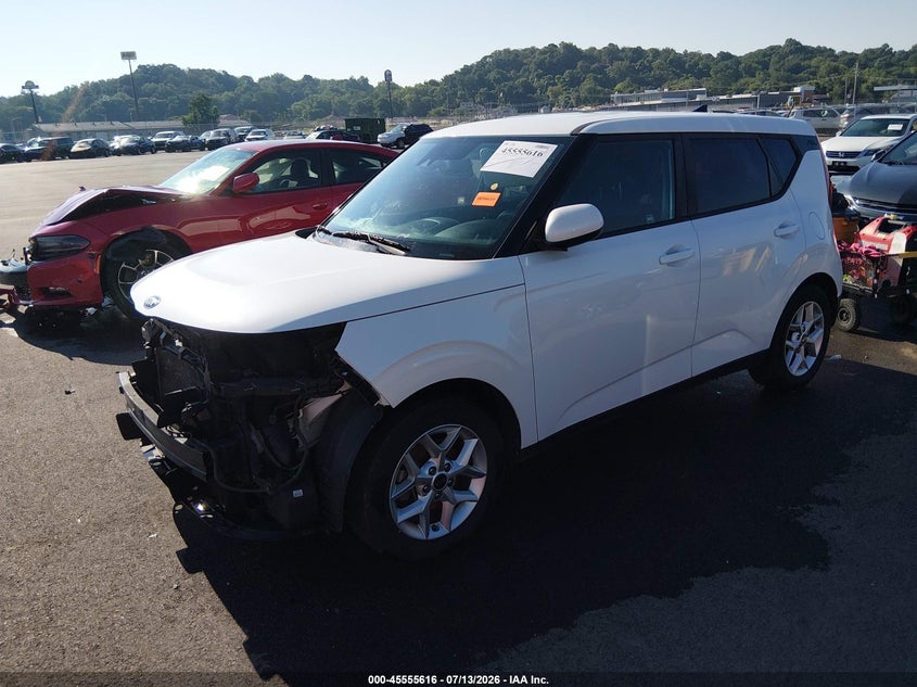 2020 Kia Soul VIN KNDJ23AU3L7718316 IAAI salvage auction — FRONT END, Salvage (Missouri), sold $1,950 on 2026-08-01 (photo 2)