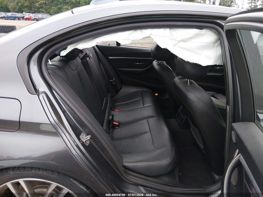 2016 BMW 3er VIN WBA8B7G56GNT14284 IAAI salvage auction — FRONT END, Salvage Title, sold $3,000 on 2026-08-25 (photo 8)