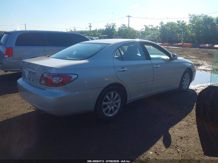 2002 Lexus Es 300 VIN JTHBF30G220031080 IAAI salvage auction — NORMAL WEAR, Clear (New Jersey), sold $575 on 2026-07-20 (photo 4)