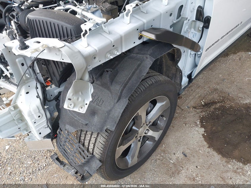 2026 Jeep Grand cherokee VIN 1C4RJGBR6TC197526 IAAI salvage auction — FRONT END, Salvage (Louisiana), sold $11,600 on 2026-07-29 (photo 6)