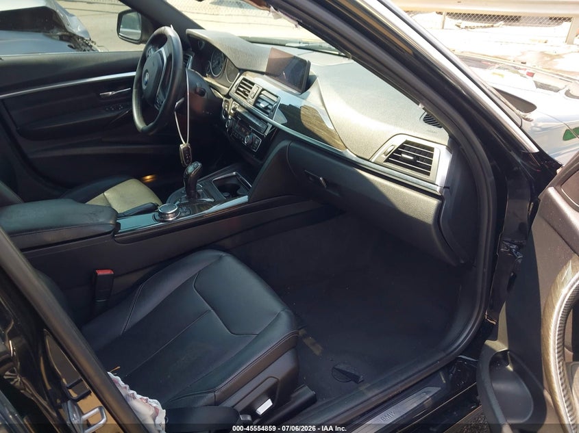 2016 BMW 3er VIN WBA8E9G58GNT81410 IAAI salvage auction — RIGHT SIDE, Wait Title, sold $1,650 on 2026-08-17 (photo 5)