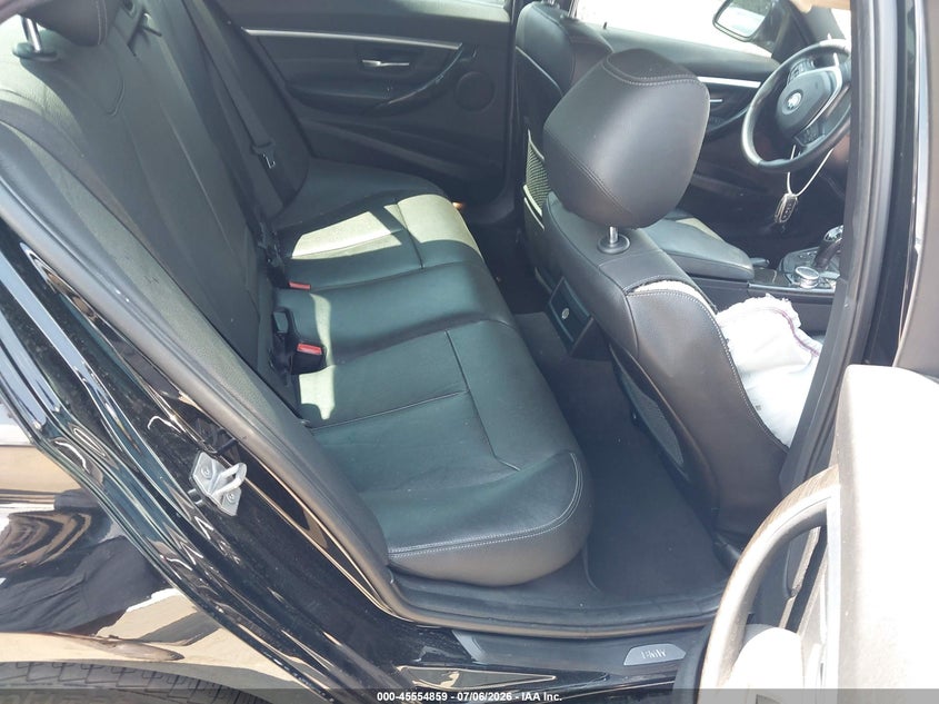 2016 BMW 3er VIN WBA8E9G58GNT81410 IAAI salvage auction — RIGHT SIDE, Wait Title, sold $1,650 on 2026-08-17 (photo 8)