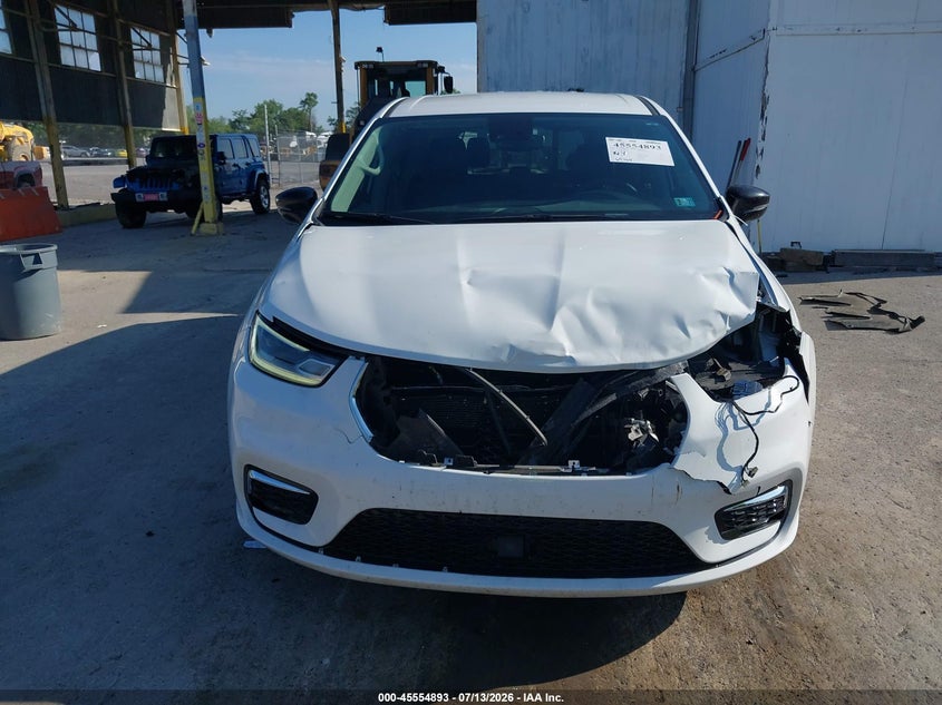 2024 Chrysler Pacifica VIN 2C4RC1BG0RR151583 IAAI salvage auction — FRONT END, Salvage (Pennsylvania), sold $6,400 on 2026-08-21 (photo 6)