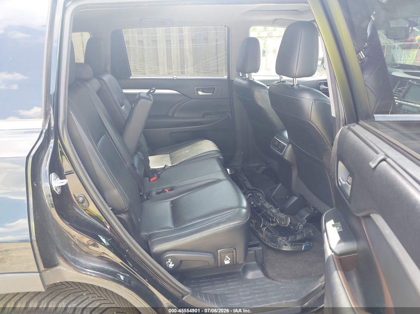 2015 Toyota Highlander VIN 5TDJKRFH7FS182821 IAAI salvage auction — FRONT END, Salvage (Virginia), sold $5,800 on 2026-07-20 (photo 8)