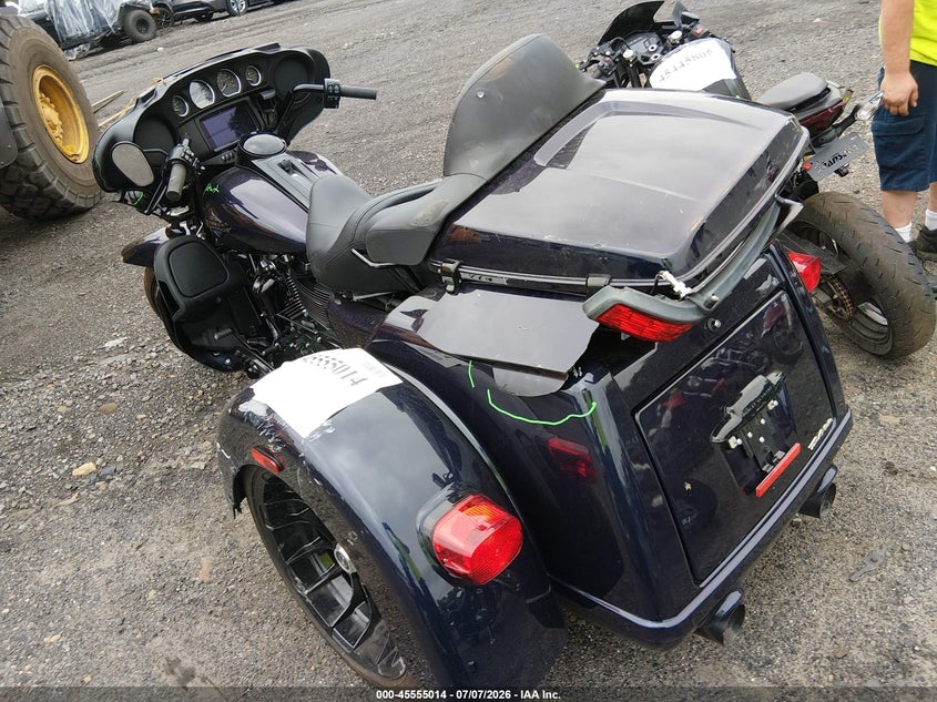 2025 Harley-davidson Tri glide ultra VIN 1HD1MAF14SB853084 IAAI salvage auction — ALL OVER, Salvage Title, sold $14,700 on 2026-08-27 (photo 3)