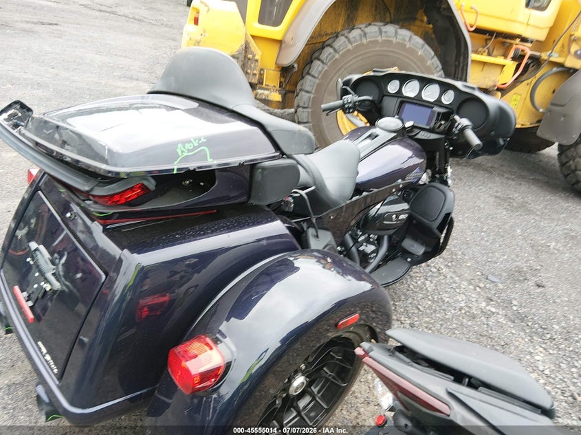 2025 Harley-davidson Tri glide ultra VIN 1HD1MAF14SB853084 IAAI salvage auction — ALL OVER, Salvage Title, sold $14,700 on 2026-08-27 (photo 4)