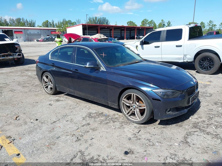2012 BMW 3er VIN WBA3A5C56CF349497 IAAI salvage auction — NORMAL WEAR, Clear (Florida), sold $375 on 2026-07-29 (photo 1)