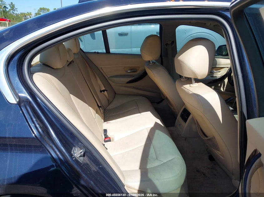 2012 BMW 3er VIN WBA3A5C56CF349497 IAAI salvage auction — NORMAL WEAR, Clear (Florida), sold $375 on 2026-07-29 (photo 8)