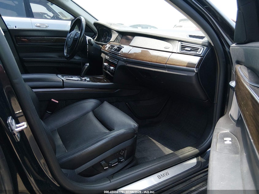 2011 BMW 7 series VIN WBAKC8C50BC432902 IAAI salvage auction — NORMAL WEAR, Clear (North Carolina), sold $475 on 2026-07-19 (photo 5)