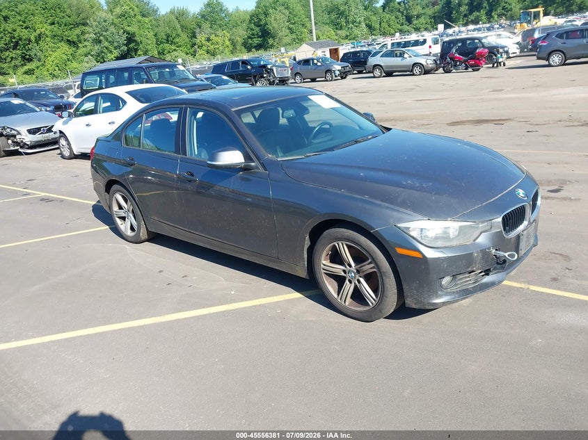 2014 BMW 3er VIN WBA3B5G55ENS07724 IAAI salvage auction — TRANSMISSION, Salvage Title, sold $675 on 2026-07-30 (photo 1)