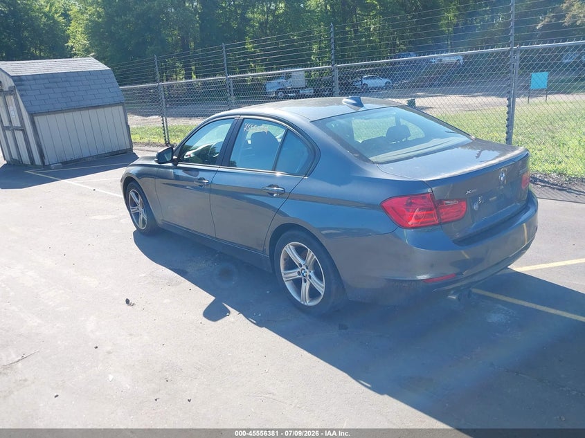 2014 BMW 3er VIN WBA3B5G55ENS07724 IAAI salvage auction — TRANSMISSION, Salvage Title, sold $675 on 2026-07-30 (photo 3)