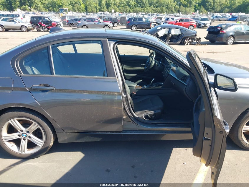 2014 BMW 3er VIN WBA3B5G55ENS07724 IAAI salvage auction — TRANSMISSION, Salvage Title, sold $675 on 2026-07-30 (photo 5)