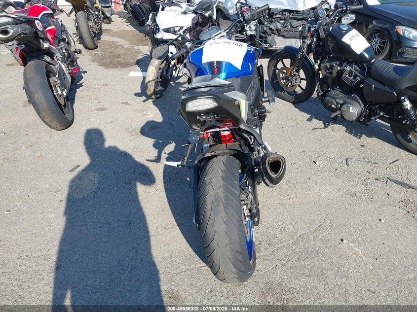 2022 Suzuki Gsx-s VIN JS1EK11B8N7100197 IAAI salvage auction — UNKNOWN, Mv-907A (New York), sold $2,850 on 2026-07-28 (photo 6)