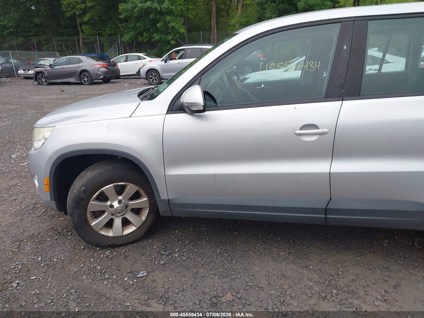 2009 Volkswagen Tiguan VIN WVGAV75N19W527280 IAAI salvage auction — NORMAL WEAR, Clear (New York), sold $275 on 2026-07-28 (photo 6)