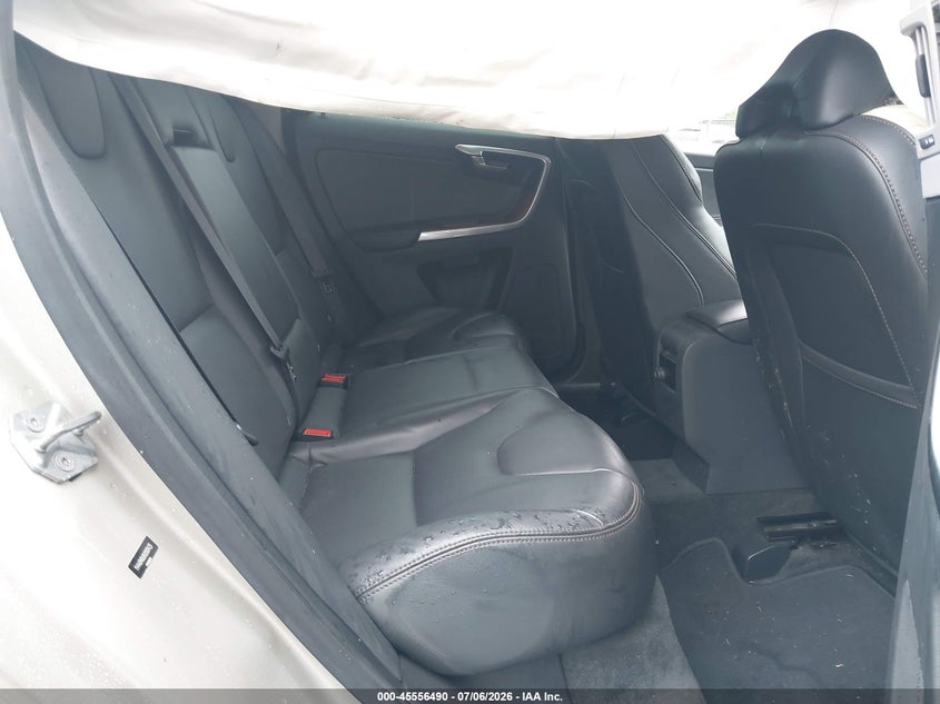 2017 Volvo Xc60 VIN YV440MRU6H2000435 IAAI salvage auction — SIDE, Salvage Title, sold $3,200 on 2026-08-06 (photo 8)