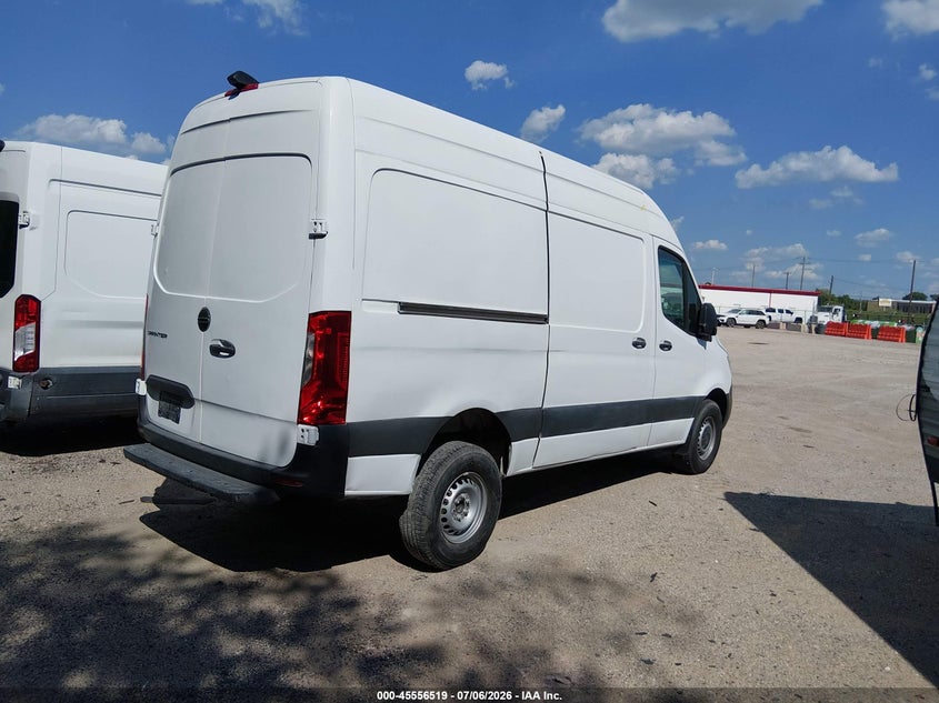 2021 Freightliner Sprinter 2500 VIN W2Y40BHY2MT062171 IAAI salvage auction — NORMAL WEAR, Original  (Oklahoma), sold $15,700 on 2026-07-27 (photo 4)