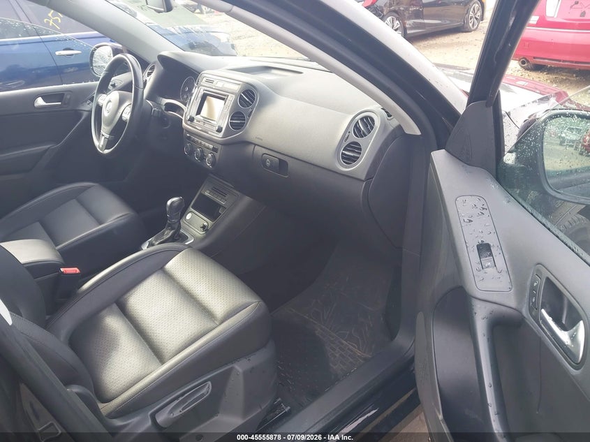 2016 Volkswagen Tiguan VIN WVGBV7AX4GW612204 IAAI salvage auction — HAIL, Junk Bill Of Sale Mv2459 (Wisconsin), sold $700 on 2026-07-23 (photo 5)