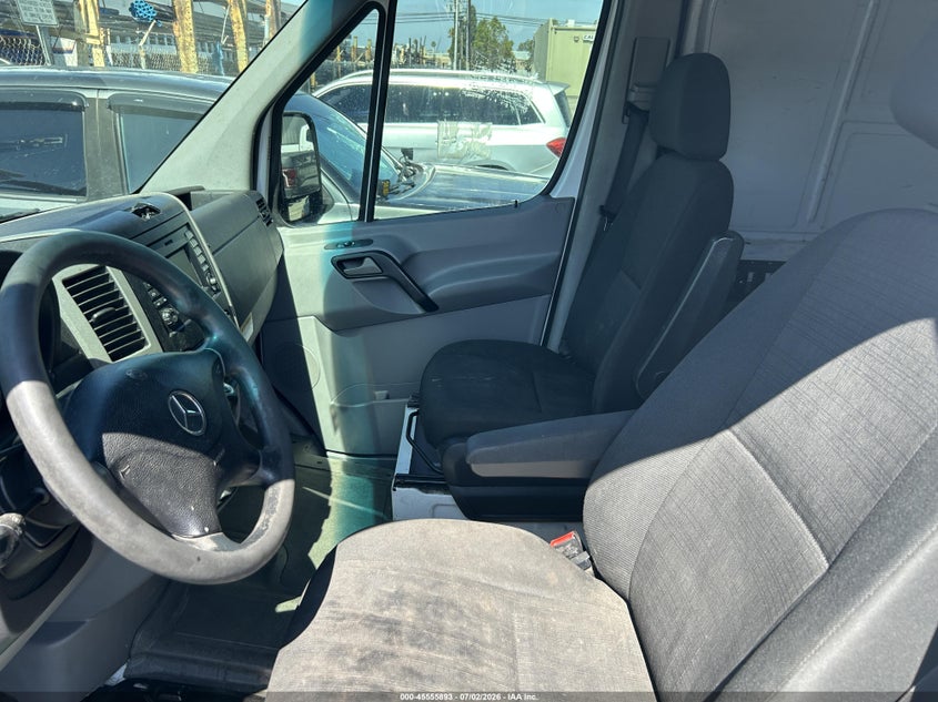2015 Mercedes-benz Sprinter VIN WD3PE8CC9F5990303 IAAI salvage auction — REPOSSESSION, Clear - Dealer Only (California), sold $4,150 on 2026-08-01 (photo 4)