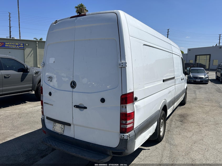 2015 Mercedes-benz Sprinter VIN WD3PE8CCXFP129443 IAAI salvage auction — NORMAL WEAR, Clear - Dealer Only (California), sold $3,550 on 2026-08-01 (photo 4)