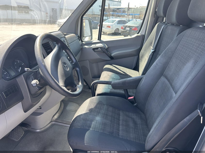 2015 Mercedes-benz Sprinter VIN WD3PE8CCXFP129443 IAAI salvage auction — NORMAL WEAR, Clear - Dealer Only (California), sold $3,550 on 2026-08-01 (photo 5)