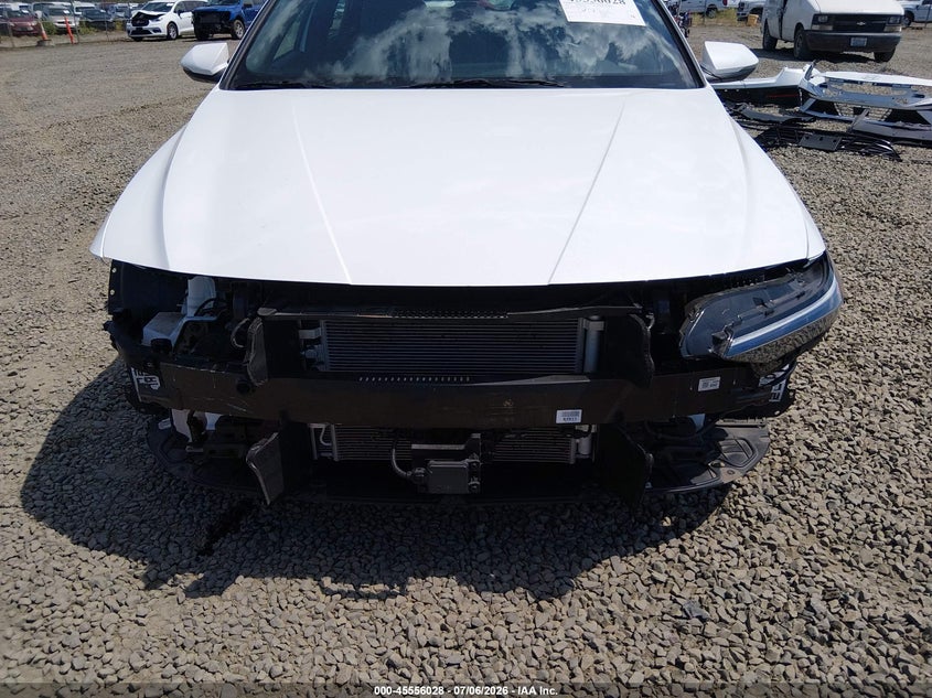 2025 Hyundai Elantra VIN KMHLN4DJ0SU144115 IAAI salvage auction — FRONT & REAR, Salvage (Oregon), sold $8,000 on 2026-08-21 (photo 6)