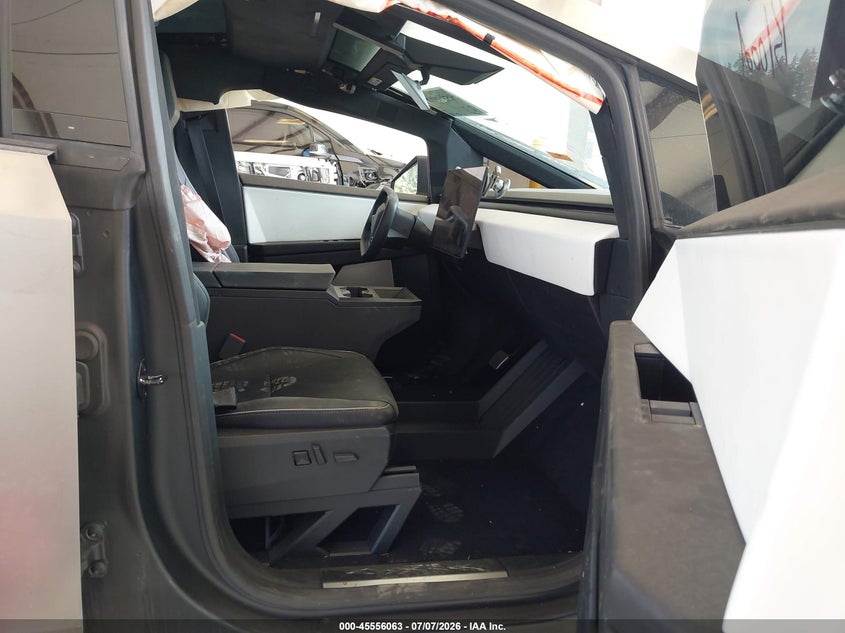 2024 Tesla Cybertruck VIN 7G2CEHED7RA056826 IAAI salvage auction — BIOHAZARD/CHEMICAL, Bill Of Sale (Washington), sold $2,650 on 2026-07-30 (photo 5)