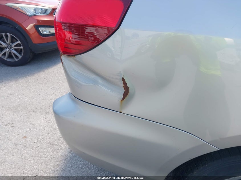 2004 Toyota Sienna VIN 5TDZA22CX4S152071 IAAI salvage auction — NORMAL WEAR, Clear (Missouri), sold $550 on 2026-07-22 (photo 6)