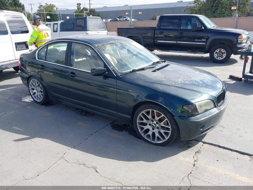 2002 BMW 3 series VIN WBAEV53472KM15209 IAAI salvage auction — NORMAL WEAR, Clear - Dealer Only (California), sold $375 on 2026-07-29 (photo 1)