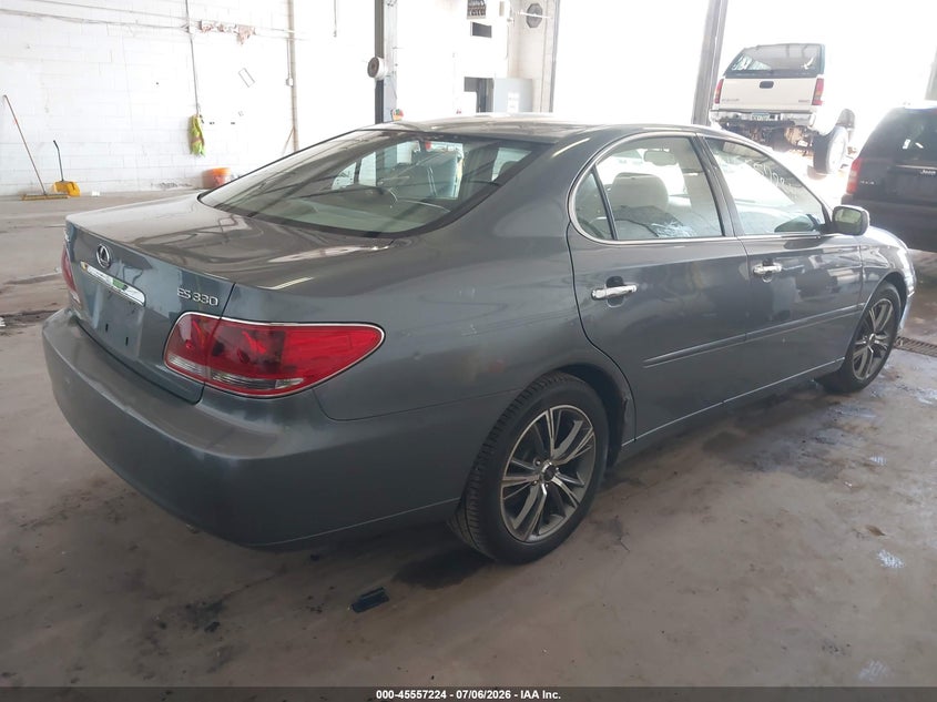 2005 Lexus Es 330 VIN JTHBA30G555066329 IAAI salvage auction — NORMAL WEAR, Clear (Minnesota), sold $700 on 2026-07-29 (photo 4)