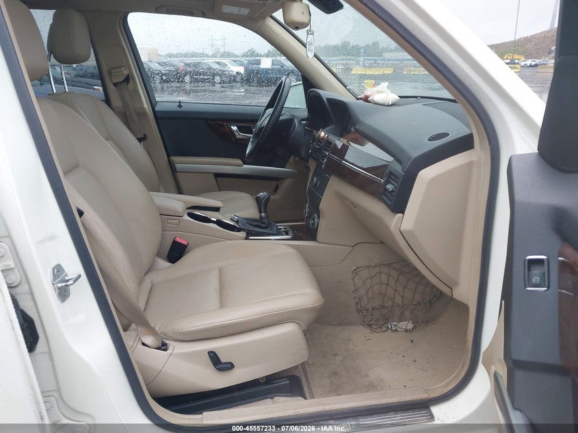 2011 Mercedes-benz Glk-class VIN WDCGG8HB7BF609417 IAAI salvage auction — NORMAL WEAR, Clear (New York), sold $1,600 on 2026-07-21 (photo 5)