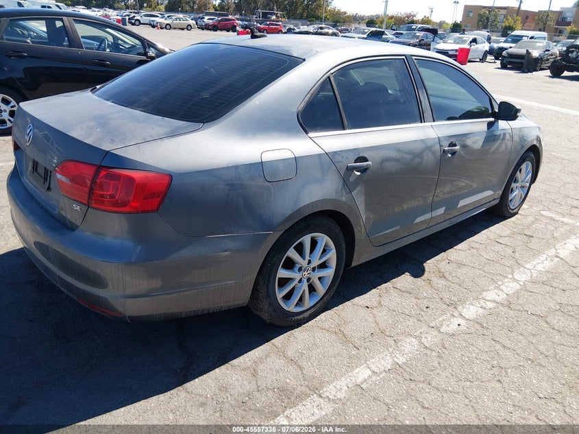 2014 Volkswagen Jetta VIN 3VWD17AJ5EM329082 IAAI salvage auction — NORMAL WEAR, Clear - Dealer Only (California), sold $400 on 2026-07-09 (photo 4)