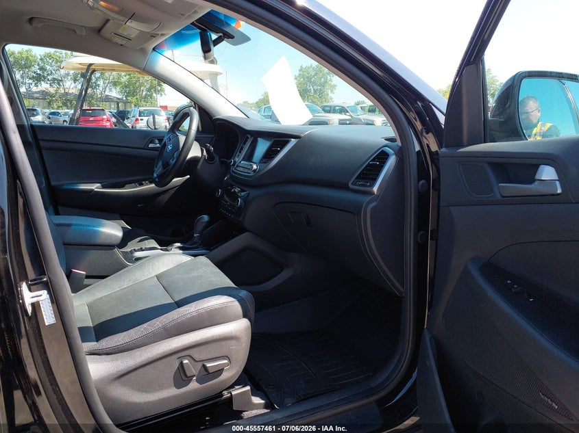 2017 Hyundai Tucson VIN KM8J33A4XHU415843 IAAI salvage auction — NORMAL WEAR, Clear (Illinois), sold $1,700 on 2026-07-13 (photo 5)