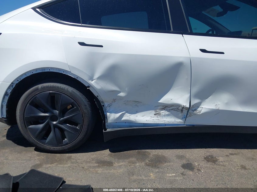 2025 Tesla Model y VIN 7SAYGDED1SF227495 IAAI salvage auction — SIDE, Salvage Title, sold $25 on 2026-07-30 (photo 6)